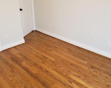 916 Lawrence Street - Photo Thumbnail 18