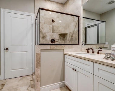 916 Lawrence Street - Photo Thumbnail 23