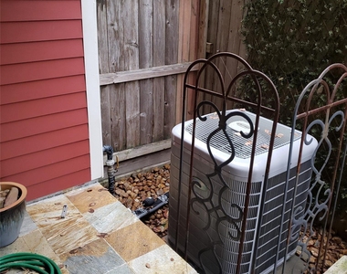 916 Lawrence Street - Photo Thumbnail 27
