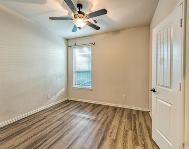 25718 Owl Landing Lane - Photo Thumbnail 12