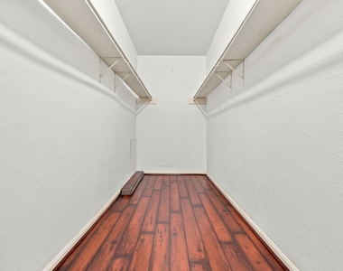 2100 Tanglewilde Street - Photo Thumbnail 15