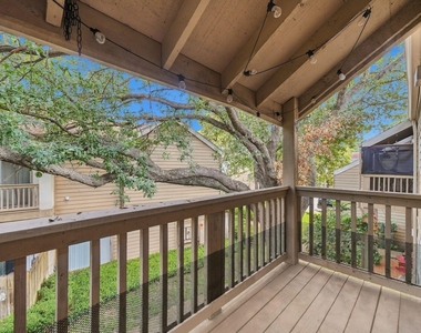 2100 Tanglewilde Street - Photo Thumbnail 17