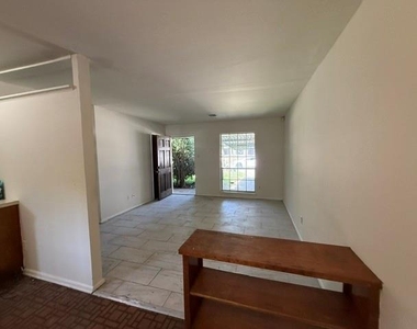 13205 Northumb Road - Photo Thumbnail 6