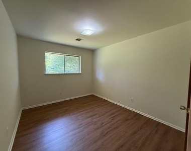 13205 Northumb Road - Photo Thumbnail 9