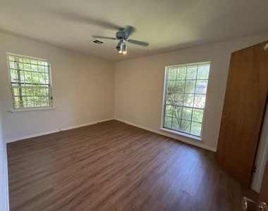 13205 Northumb Road - Photo Thumbnail 8
