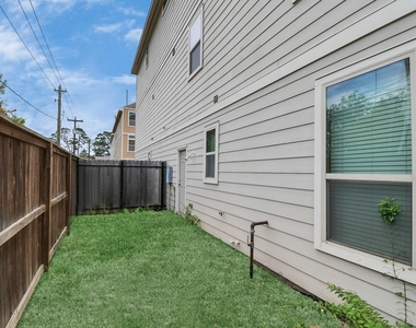 3323 Home Point Drive - Photo Thumbnail 23