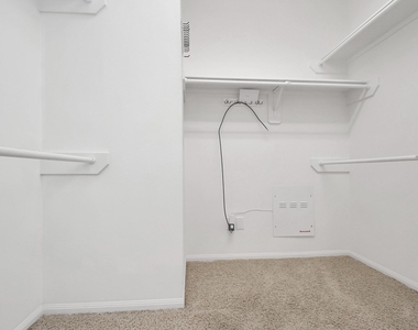3323 Home Point Drive - Photo Thumbnail 16