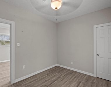 311 7th Avenue N - Photo Thumbnail 12