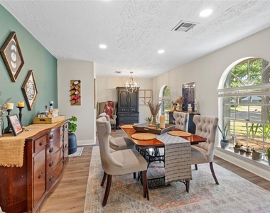 9643 Crail Drive - Photo Thumbnail 4