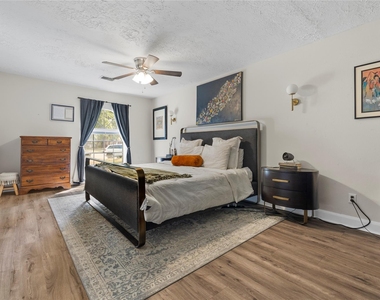 9643 Crail Drive - Photo Thumbnail 8