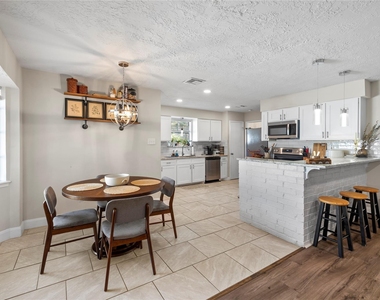 9643 Crail Drive - Photo Thumbnail 6