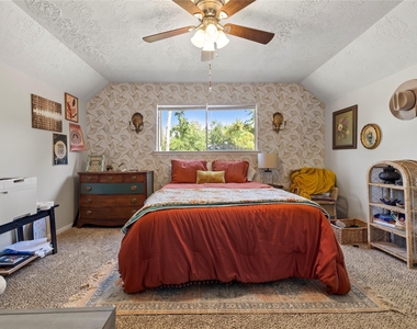 9643 Crail Drive - Photo Thumbnail 13