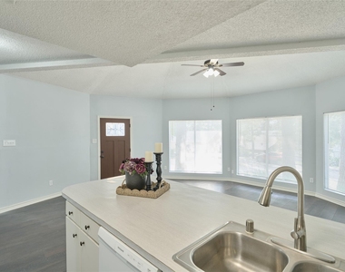 21 Harbour Lane - Photo Thumbnail 15