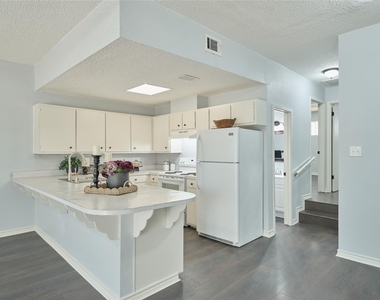 21 Harbour Lane - Photo Thumbnail 11