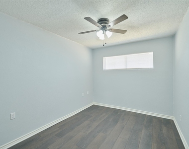 21 Harbour Lane - Photo Thumbnail 21