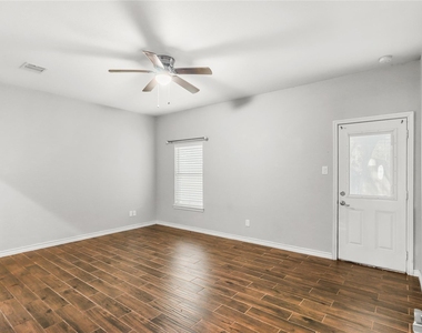 507 E Foley Street - Photo Thumbnail 15