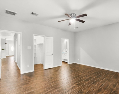 507 E Foley Street - Photo Thumbnail 16