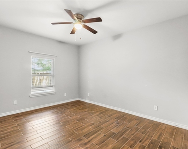 507 E Foley Street - Photo Thumbnail 22