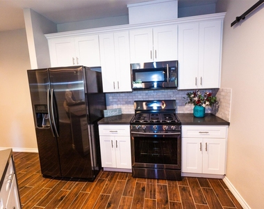 507 E Foley Street - Photo Thumbnail 4