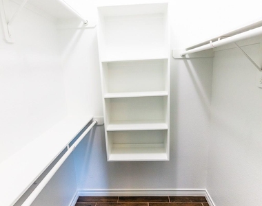 507 E Foley Street - Photo Thumbnail 17