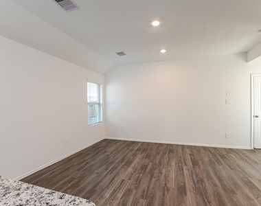 18446 Summit Ranch Drive - Photo Thumbnail 5