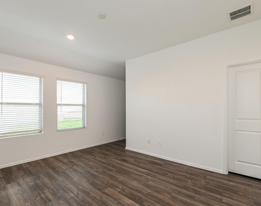 18446 Summit Ranch Drive - Photo Thumbnail 3
