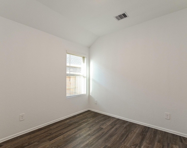 18446 Summit Ranch Drive - Photo Thumbnail 8
