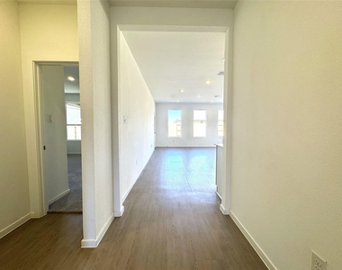 26606 Foxtail Fern Dr - Photo Thumbnail 11