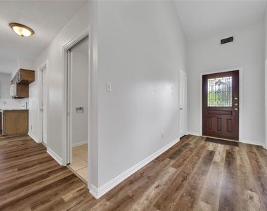 11334 Twain Drive - Photo Thumbnail 2