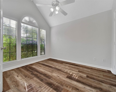 11334 Twain Drive - Photo Thumbnail 3