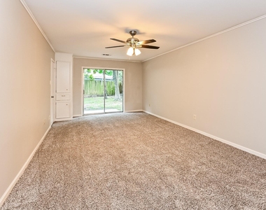 16911 Memorial Oaks Lane - Photo Thumbnail 11