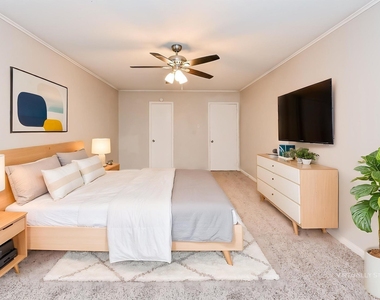 16911 Memorial Oaks Lane - Photo Thumbnail 10
