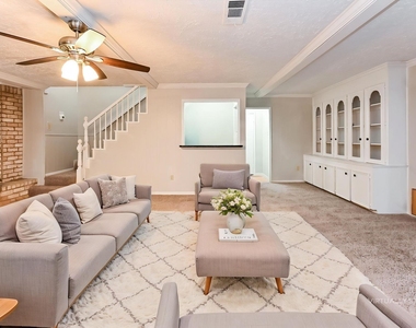 16911 Memorial Oaks Lane - Photo Thumbnail 3
