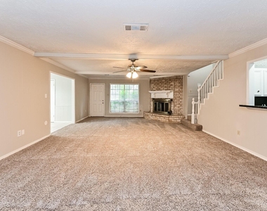 16911 Memorial Oaks Lane - Photo Thumbnail 1
