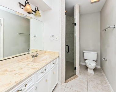 16911 Memorial Oaks Lane - Photo Thumbnail 15