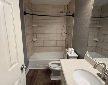 104 Mimosa Street - Photo Thumbnail 7