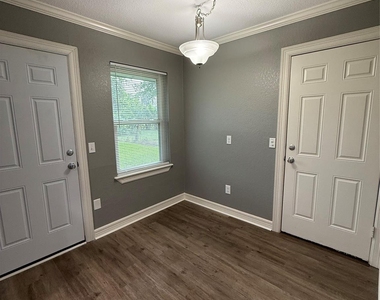 104 Mimosa Street - Photo Thumbnail 4