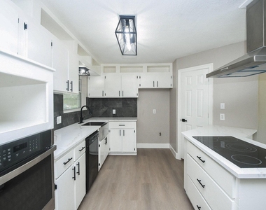 29003 Raestone Street - Photo Thumbnail 12