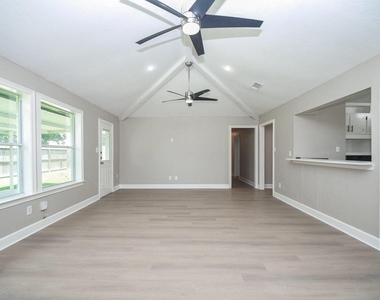 29003 Raestone Street - Photo Thumbnail 7
