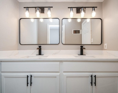 29003 Raestone Street - Photo Thumbnail 18