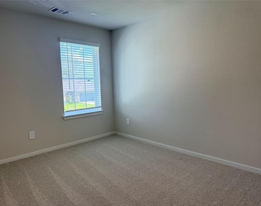 16270 Parish Pointe Court - Photo Thumbnail 32