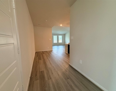 16270 Parish Pointe Court - Photo Thumbnail 10