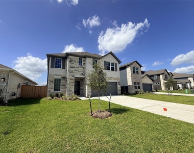 16270 Parish Pointe Court - Photo Thumbnail 3