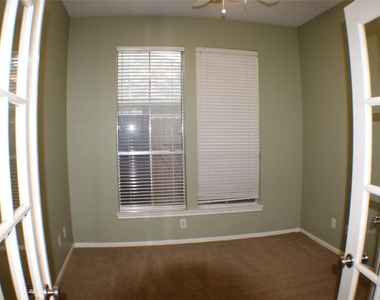 642 Avery Drive - Photo Thumbnail 5
