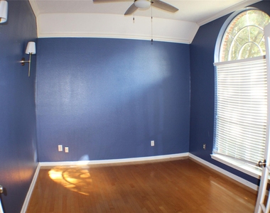 642 Avery Drive - Photo Thumbnail 2