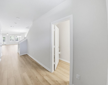 7426 Cattail Falls Lane - Photo Thumbnail 4