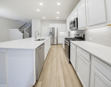 7426 Cattail Falls Lane - Photo Thumbnail 9
