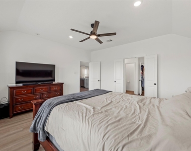 7222 Songlark Landing Court - Photo Thumbnail 14
