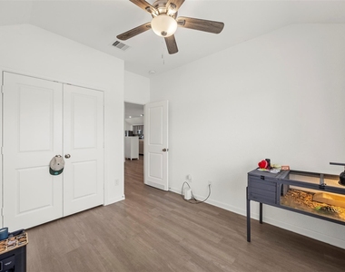 7222 Songlark Landing Court - Photo Thumbnail 4