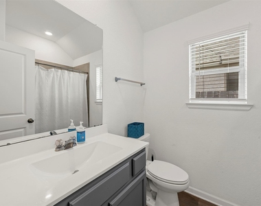 7222 Songlark Landing Court - Photo Thumbnail 5